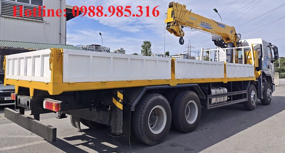giá xe cẩu thùng 4 chân gắn cẩu 8 tấn